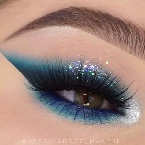 Smokey Liner, Sparkly Eye Makeup, Holiday Eye Makeup, Airbrush Make Up, Mekap Mata, Video Makeup, Model Selfie, Holiday Makeup Looks, Glitter Eye Makeup