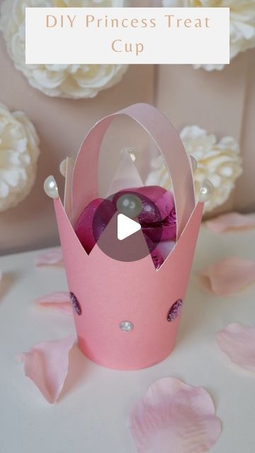 Catherine on Instagram: "DIY Princess crown treat cups Perfect little party favour for a princess party. You will need Pink paper cups Gems of your choice Pink card Sellotape Treats to fill Full details on my blog ( link in my bio) What do you think? Will you be trying these? Don't forget to save for future reference and tag with a friend who would love these. #princessparty #princesscupcakes #partyfavors #partyfavours #childrensparty #partyideasforkids #kidspartyideas #kidsparty #childrenspartyideas #princessparties #princesspartyideas" Diy Princess Crown, Popcorn Holder, Princess Party Favors, Princess Cupcakes, Princess Diy, Princess Theme, Diy Paper Crafts Decoration, Pink Cards, Diy Holder