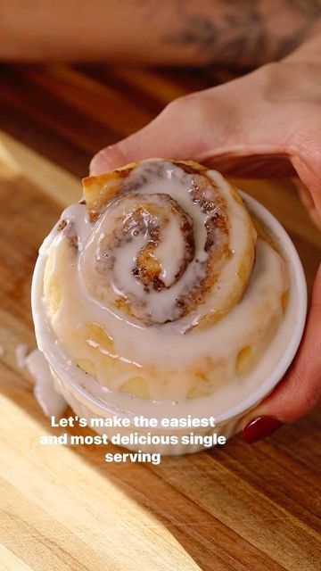 Healthy Mug Cinnamon Roll, Single Serve Cinnamon Roll, Wfpbno Recipes, Cinnamon Roll Apple Pie, Healthy Cinnamon Rolls, Easy Swaps, Vegan Apple Pie, Gluten Free Desserts Healthy, Single Serving Recipes