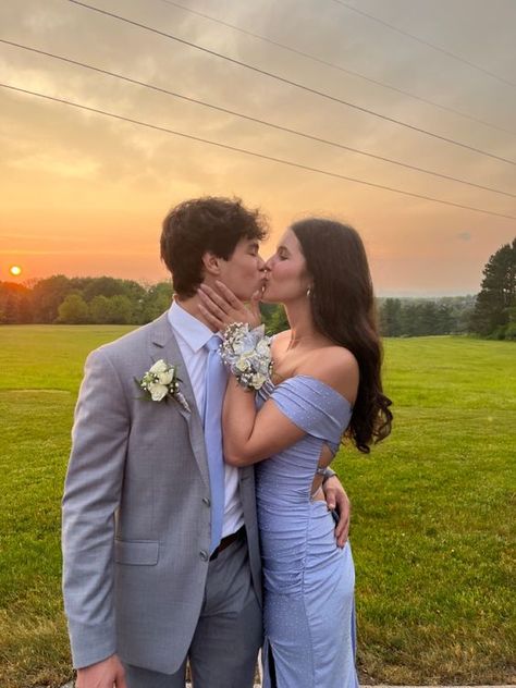 Matching Formal Outfits For Couples Prom Dresses, Semi Formal Poses Photo Ideas, Hoco Dresses Couples, Prom Goals Couples, Semi Formal Couple Pictures, Periwinkle Prom Dress Couple, Prom Poses Couples Same Height, Men Prom Poses, Prom Bf And Gf