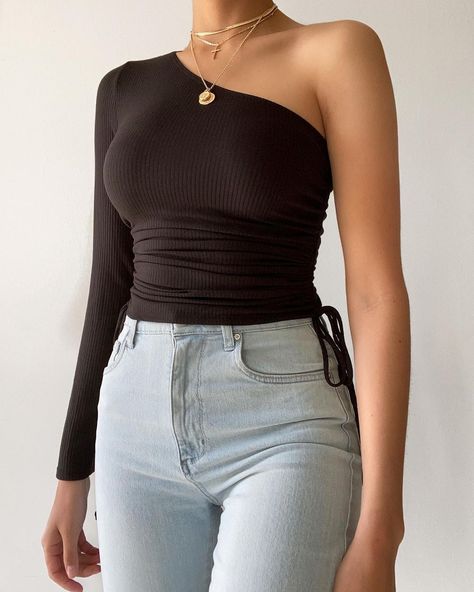 Thank Top Outfits, Shoulder Tops Outfit, Drawstring Crop Top, Beautiful Tops, Light Wash Denim Jeans, Ladies Tops Blouses, Crop Top Outfits, Cute Comfy Outfits, One Shoulder Tops