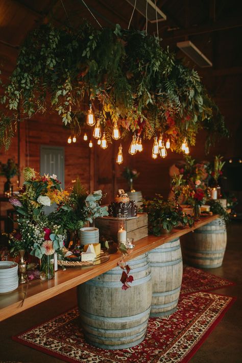 Wine Tasting Wedding, Winery Christmas Decor, Bourbon Party Decor, Wine Barrel Decor Ideas, Wine Event Decor, Wine Festival Decorations, Barrel Table Ideas, Wine Barrel Ideas, Wine Tasting Party Ideas