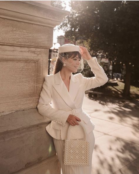 Wedding Skirt Suit Women, White Wedding Hat, Vintage Bridal Look, Pink Dress Suit, Courthouse Wedding Outfit, Simple Engagement Dress, Bird Cage Veil, Cage Veil, White Wedding Suit