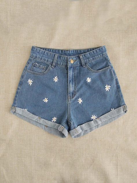 White Spaghetti Strap Crop Top, Shorts Embroidery, Jean Diy, Painted Shorts, Women Denim Shorts, Daisy Embroidery, Painted Clothes Diy, Embroidery Denim, Clothes Embroidery Diy