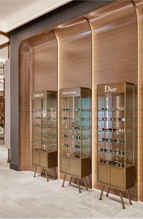 Optical Interior Design, Optical Showroom Interior, Jewelry Interior Design, Eyewear Store Design, Jewelry Store Interior, Store Decoration, Retail Design Display, Retail Store Interior Design, Glass Store