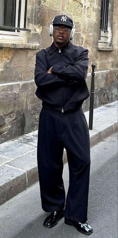 Streetwear Formal For Men, Berlin Street Style Underground, Tie Outfits Men, 90s Black Men Fashion, Formal Streetwear, Metrosexual Men Fashion, Black Outfit Men, Black Men Street Fashion, Men Street Fashion