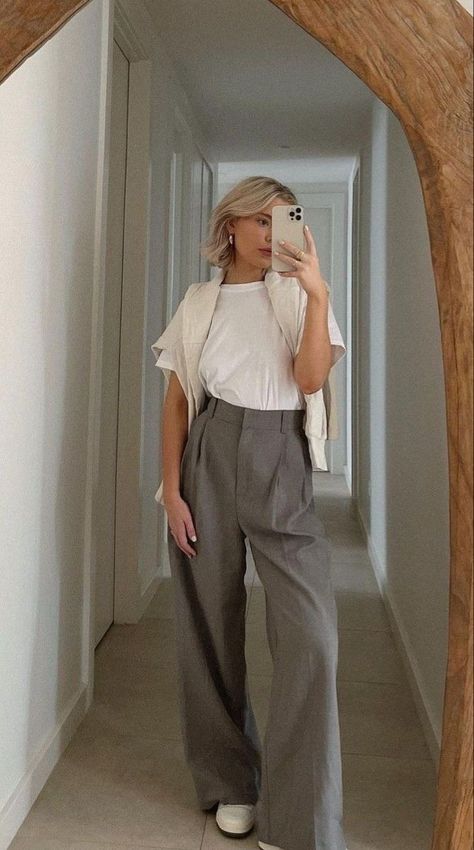 outfit of the day, fashion inspo, ootd, old money style, old money Office Wear Women Work Outfits, Spring Business Casual Outfits, Spring Business Casual, Smart Casual Women, Casual Work Outfits Women, Smart Casual Work Outfit, Office Wear Women, Office Outfits Women, Business Casual Outfits For Women