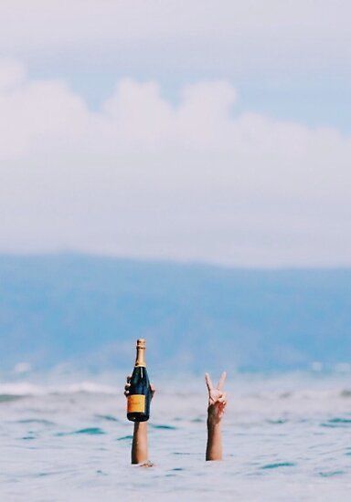 Wine Photography, Foto Tips, Foto Poses, Photo Wall Collage, Beach Aesthetic, Beach Vibe, Photography Inspo, Blue Aesthetic, Summer Aesthetic