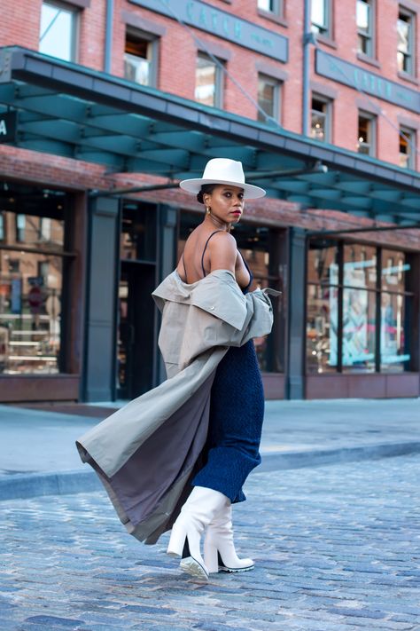 Every Trench Coat, Fedora and White Boot to Buy This Fall White Fedora Hat Outfit, Jean And Top, Fedora Hat Outfit Fall, Fedora Hat Outfit, Hat Outfit Fall, White Fedora Hat, Fedora Hat Outfits, White Fedora, Monroe Steele