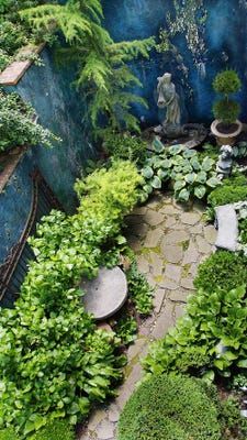 Dream Spaces: 10 Secluded Garden Nooks Garden Nook, Small Courtyard Gardens, Easy Landscaping, Traditional Garden, Traditional Landscape, Small Garden Design, Country Estate, Courtyard Garden, Ideas Pictures