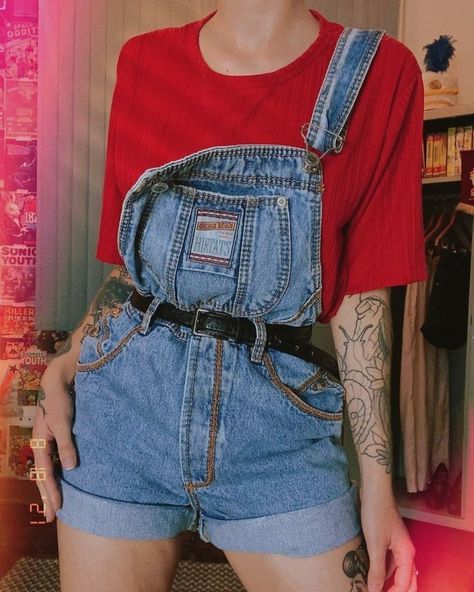 Red Tshirt Outfit Aesthetic, Red Shirt Outfit Aesthetic, Dungarees Outfit Aesthetic, Shorts And Tshirt Outfits, Red Tshirt Outfit, 80s Summer Outfits, Overalls Aesthetic, Overalls Outfit Aesthetic, Red Shirt Outfits