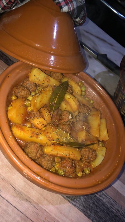 Plats Ramadan, Moroccan Couscous, Algerian Recipes, Foodie Instagram, Healthy Lifestyle Food, Snap Food, Fake Food, Instagram Food, Food Snapchat