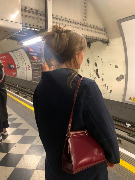 Underground Subway, Italian Summer Outfits, Aesthetic London, London Dreams, London Baby, London Aesthetic, London Outfit, London Town, London Underground