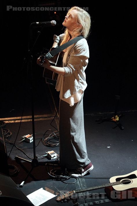 Laura Marling, Music Ideas, Music People, Creative Inspiration, Animals And Pets, Singers, Crossover, Paris, Concert