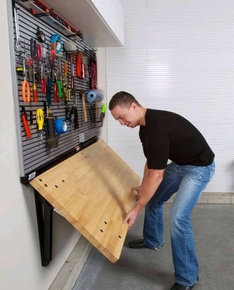 Rinnovo Garage, Rifacimento Garage, Arbejdsplads Garage, Small Garage Organization, Officine In Garage, Organized Garage, Garage Storage Inspiration, Garage Organization Tips, Folding Workbench