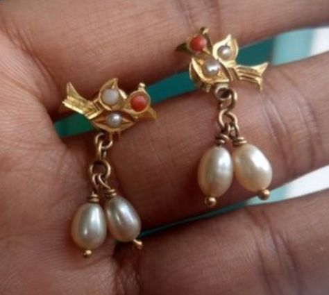 Pearl Jhumkas Gold, Jumkas Antiques, Jumkas Gold, Gold Jhumkas, Gold Earrings For Kids, Coral Jewelry Set, New Gold Jewellery Designs, Gold Earrings Models, Modern Gold Jewelry