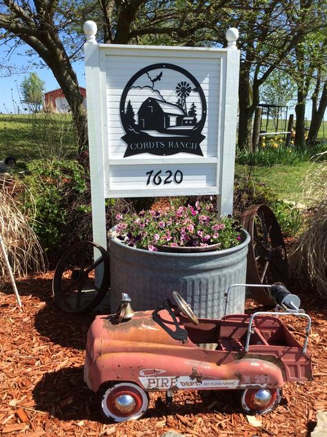 Your farm is a source of great pride for you, your family and your employees. Shouldn't its legacy be honored with one of a kind signage that will get passed down through the generations? Our Realsteel Original Farmhouse Monogram is the perfect way to proudly display the name of your property or business. Handcrafted with pride in Texas using 100% American made steel, our Farmhouse Monogram is a stunning piece of custom art made to withstand years of indoor/outdoor use thanks to our weather resi Farm Signs Entrance, Farmhouse Monogram, Farm Entrance, Family Room Walls, Ranch Decor, Unique Farmhouse, Farm Signs, Custom Metal Signs, Steel House