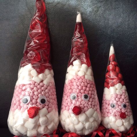 Christmas Santa sweet cone  Large £2 Medium £1.50 Small £1 Orders can be place on my Facebook page https://www.facebook.com/LittleMissSweetTrees or by email to littlemisssweettree@gmail.com Santa Sweet Cones, Christmas Sweet Bags Ideas, Christmas Sweet Bags, Christmas Cones Sweet, Sweet Cones Christmas, Christmas Sweet Cones Ideas, Christmas Enterprise Ideas For Kids, Christmas Sweets To Sell, Sweet Cones Ideas Diy