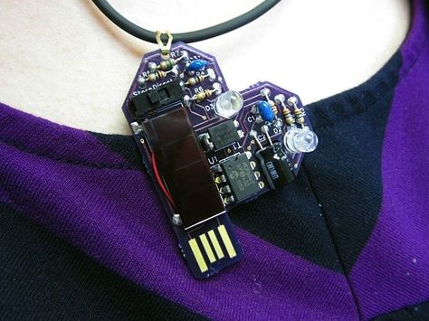 Picture of Solar Powered Heart Blinky LED Pendant Jewelry Pcb Art, Cyberpunk Jewelry, Soft Circuits, Techno Gadgets, Motor Klasik, Electronic Circuit Board, Creative Costume, Raspberry Pie, Led Projects