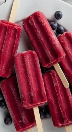 Tart Cherry Juice Popsicles, Popcycle Recipes Homemade Popsicles, Home Made Popsicles, Pop Cycles, Fruit Popsicle Recipes, Fruit Ice Pops, Homemade Fruit Popsicles, Cherry Popsicles, Frozen Pops