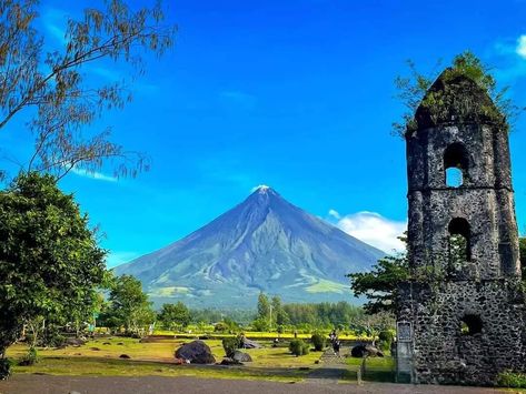 Mayon Volcano Drawing, Yamang Lupa, Volcano Drawing, Volcano Pictures, Mayon Volcano, Panoramic Photography, Photo Art Frame, Math Humor, Insightful Quotes