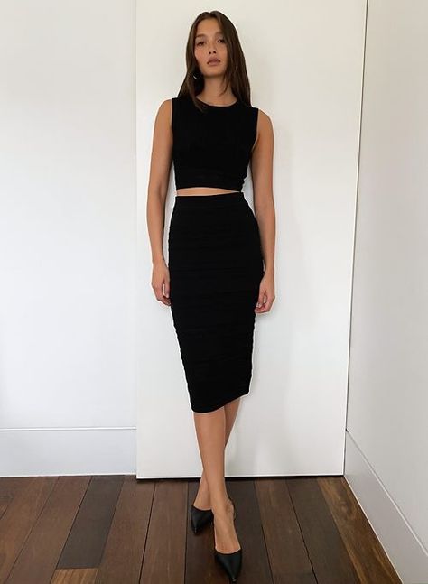 Outfits Pencil Skirt, Pencil Skirt Outfits Casual, Pencil Skirt Diy, Pencil Skirt For Work, Women Work Outfits, Satin Pencil Skirt, Skirt For Work, Skirt Bodycon, Pencil Skirt Casual