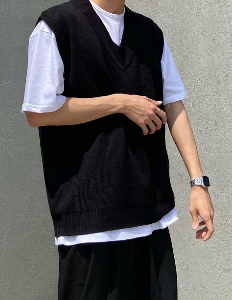 Black Cap Outfit Men, Black Vest Outfit Men, Sweater Vest Outfit Mens, Outfit Cowok, Preppy Vest, Vest Outfits Men, Sweater Vest Outfit, Trendy Boy Outfits, Boy Fits