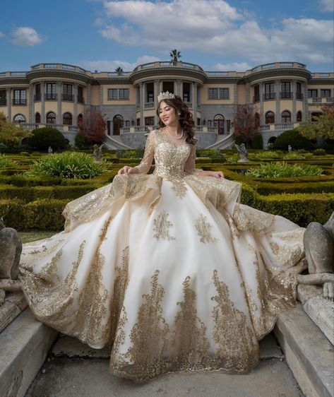 White Quince Dress, Champagne Quince Dresses, Gold Quince Dress, Ball Gown Gold, Champagne Quinceanera Dresses, Quinceanera Themes Dresses, Charro Quinceanera Dresses, White Quinceanera Dresses, Quinceanera Dresses Gold