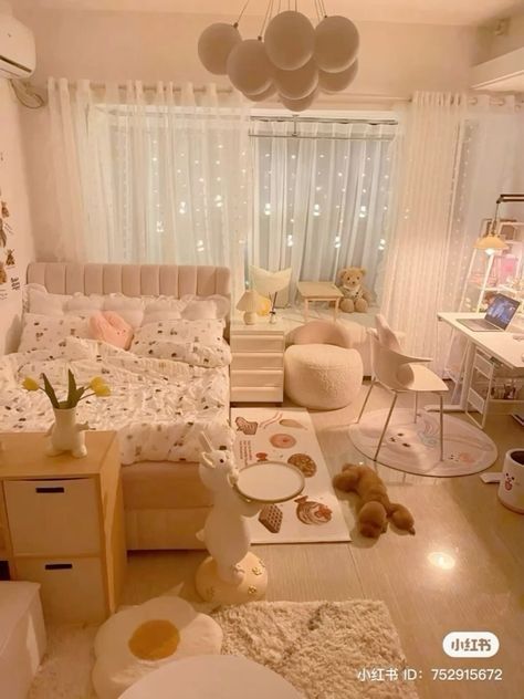 Curtains With Fairy Lights, Comfort Rooms Ideas, Cozy Minimalist Bedroom, Small Room Makeover, Dreamy Space, Bedroom Ideas For Small Rooms Cozy, Fall Bedroom Ideas, Dream Bedroom Inspiration, Cozy Minimalist