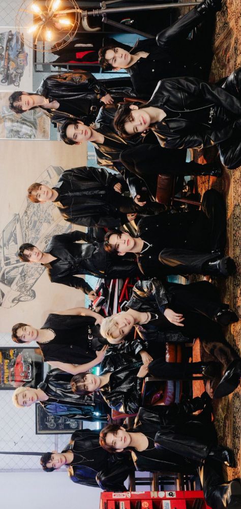 Pledis Seventeen, S.coups Seventeen, Seventeen Going Seventeen, Going Seventeen, Seventeen Debut, Seventeen Wallpapers, Boy Idols, Group Photo, Pledis Entertainment