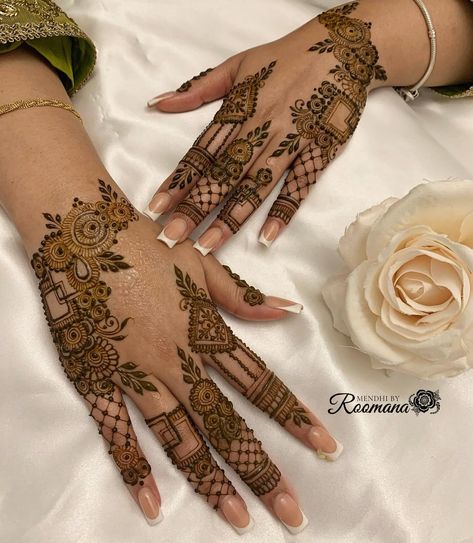 Lost count on how many times I’ve done this design ! Inspo @fizamehndi - - #henna #hennaartist #hennadesign #hennainspo #eidhenna #eidmehndi #eidhennadesigns #mehndidesign #mehndiinspire #mehndiinspo Stylish Back Hand Mehndi, Henna Design Simple, Henna Hand Designs, Henna Tattoo Design, Henna Flower Designs, Simple Henna Designs, Back Hand Mehndi, Henna Hand, Henna Tattoo Hand