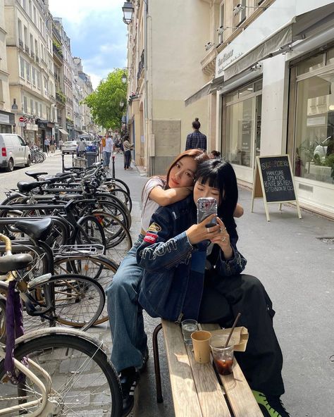 Outfits Asian, Viral Aesthetic, 사진 촬영 포즈, Parisian Life, Coquette Style, Outfit Vintage, Best Friend Pictures, Cute Friends, Cute Poses