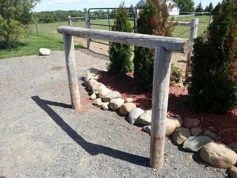 Horse tie rail Horse Hitching Post Ideas, Hitching Post For Horses, Pasture Shelter, Horse Pens, Horse Arena, Horse Barn Plans, Hitching Post, Horse Fencing, Equestrian Facilities