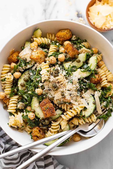 Cesar Pasta Salad Kale, Ceasar Kale Pasta Salad, Kale Chicken Caesar Pasta Salad, Kale Caesar Pasta Salad, Kale Pasta Ceaser Salad, Chickpea Caesar Pasta Salad, Kale Pasta Caesar Salad, Healthy Eating Pasta, Pasta Caesar Salad Recipes