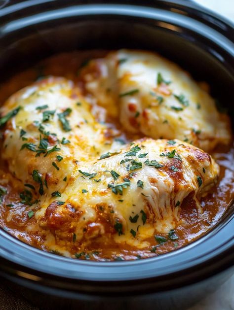 Slow Cooker Cheesy Mozzarella Chicken, Slow Cooker Mozzarella Chicken, Mozzarella Chicken Crockpot, Cheesy Chicken Crockpot Recipes, Easy Slow Cooker Dinner, Easy Chicken Thigh Recipes Crockpot Slow Cooker, Chicken Thigh Recipe Crockpot, Chicken In The Slow Cooker, Gluten Free Crock Pot Recipes Easy