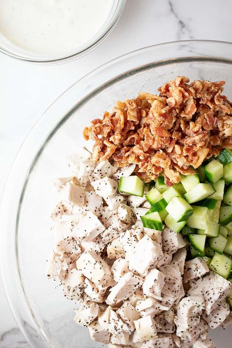 Creamy Cucumber Chicken Salad with Bacon - Filling and Fabulous Cucumber Salad With Chicken, Cucumber Chicken Salad, Chicken Salad With Bacon, Cucmber Salad, Chicken With Cucumber, Cucumber Chicken, Easy Summer Salad, Creamy Cucumbers, Summer Salad Recipes