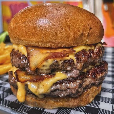 Three burgers, one mission: total cheese domination. @food_s3x Who's ready to dive into these mouthwatering, cheesy stacks? Tag someone who would love this ultimate burger feast! #cheeselovers #burgergoals #foodiedreams #burgerlover #burgertime #foodporn Mom's Touch Burger, Cheeseburger Ideas, Deer Burgers, Ultimate Burger, Cheeseburger Recipe, Cooking Mama, Zombies 2, Cheese Burger, Picnic Food