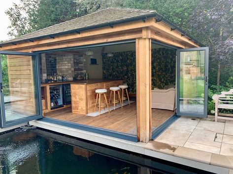 Garden Retreat Man Cave Outdoor Man Cave Sheds, Backyard Man Cave Ideas, Garden Room With Bar, Garden Man Cave Ideas, Man Cave Backyard Ideas, Man Cave Outdoor Shed, Man Cave Shed Ideas Backyards, Garden Bar Design, Bar Ideas For Garden