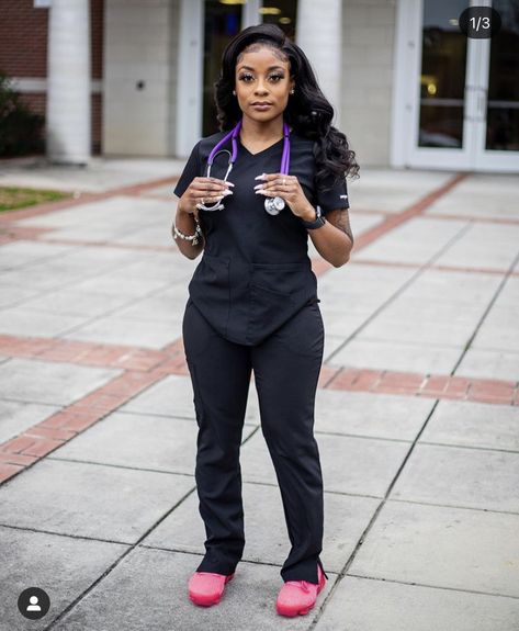 Phlebotomy Photoshoot, Doctors Outfit Women, Nurse Black Women, Scrubs Uniform Cute, Nursing Scrubs Outfits, Cute Nursing Scrubs, Nurse Bae, Black Nurses, Nurse Outfit Scrubs