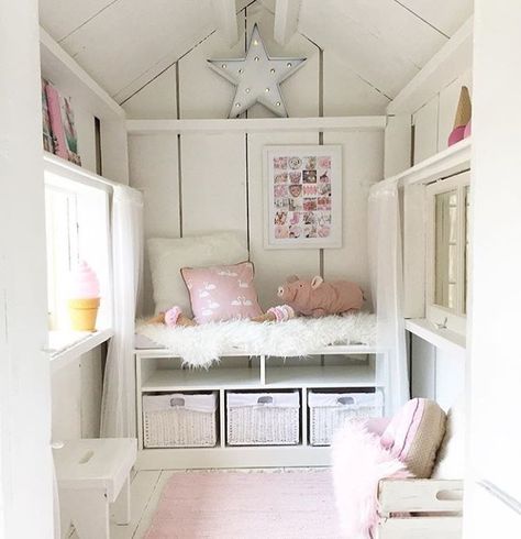 570 Likes, 8 Comments - Kids and baby Inspiration  (@finabarnsaker) on Instagram: “Mysig lekstuga hos @100kvadratmeter ” Cubby House Interior, Playhouse Interior Ideas, Cubby House Ideas, Playhouse Interior, Playhouse Decor, Playhouse Furniture, Kids Cubby Houses, Kids Cubbies, Girls Playhouse