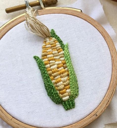 Food Hand Embroidery, Hand Embroidered Fruit, Embroidery Fruits And Vegetables, Veggie Embroidery, Embroidered Vegetables, Tomato Embroidery, Corn Embroidery, Vegetable Embroidery, Fruits Embroidery