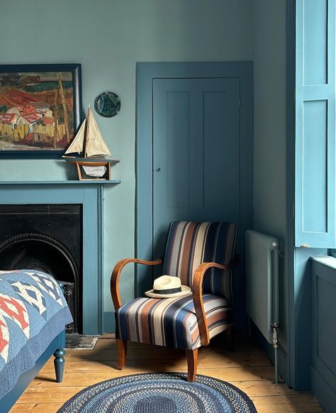 Two Toned Blue Room, Two Tone Blue Room, Blue Trim Bedroom, Kittiwake Farrow And Ball, Antique Blue Paint, Farrow And Ball Blue, Blue Paint Living Room, French Blue Paint, Cotswold House