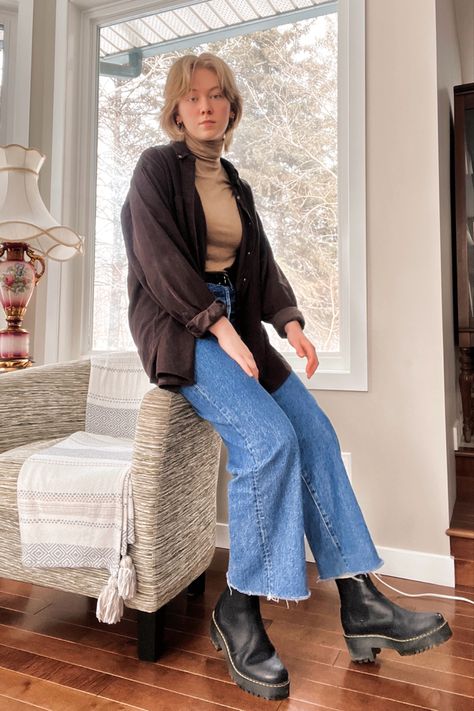 What I wore to university today - Winter outfit - Brown corduroy button up, beige turtleneck, wide leg Aritzia Farrah jeans, black doc marten boots. #WinterOutfit #TurtleneckOutfit #Corduroy #WideLegJeans #AritziaJeans #DocMartens #ShortBlondeHair #VintageOutfit #SchoolOutfit #UniversityOutfit #Layering #LayeredOutfit #Outfit #Outfits #OutfitOfTheDay #OutfitIdeas #OutfitInspiration #OutfitStyle #OutfitSociety #OutfitGoals #OutfitIdeasForWomen #OutfitsFashion #OutfitsIdeas #OutfitsForTeens #Outfi Brown Turtleneck Outfit Layering, Brown Doc Marten Boots Outfit, Brown Turtleneck Outfit Aesthetic, Widelegjeans Outfit Winter, Brown Docs Outfit, Beige Turtleneck Outfit, Layered Turtleneck Outfit, Bea Outfits, Turtleneck Outfit Aesthetic