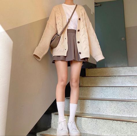 Academia Outfits, Japan Outfit, Dark Academia Fashion, Academia Fashion, Beige Outfit, Kawaii Fashion Outfits, Korean Girl Fashion, Korean Street Fashion, Korean Outfits