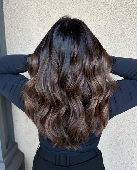 Brown Balayage On Dark Skin, Chocolate Brown Babylights, Chocolate Baylage, Warm Tone Balayage On Dark Hair, Brown Hair Dark Highlights, Chocolate Brunette Balayage, Brown Girl Balayage, Babylights Brunette Dark, Brownie Highlights