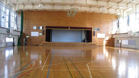 School Gymnasium, Japanese High School, School Gym, Gym Classes, Dream School, Education Architecture, Japanese School, Highschool Aesthetic, Landscape Drawings