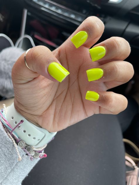 Short Acrylic Nails 1 Color, Highlight Yellow Nails, Cute Summer Nails Black Women, Lime Color Nails, Neon Yellow Short Nails, Short Acrylic Nails Neon, Lime Yellow Nails, Lime Green Short Nails, Short Solid Color Acrylic Nails