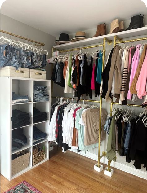 Walk In Closet Simple Ideas, Bedroom Into Closet, Spare Room Walk In Closet, Bedroom Turned Closet, Spare Room Closet, Organized Wardrobe, Make A Closet, Closet Makeover Diy, Moving Apartment