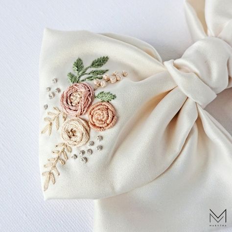 Satin Hair Bow, Embroidered Hair Bows, Accessories Elegant, Satin Embroidery, Body Con Dress Outfit, Peach Fuzz, Handmade Hair Accessories, Elegant Accessories, Learn To Sew