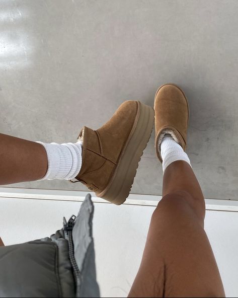 Ugg Ultra Mini, Ugg Mini, Shoe Wishlist, Ugg Classic Mini, Uggs Outfit, Aesthetic Shoes, Swag Shoes, Classic Boots, Classic Mini